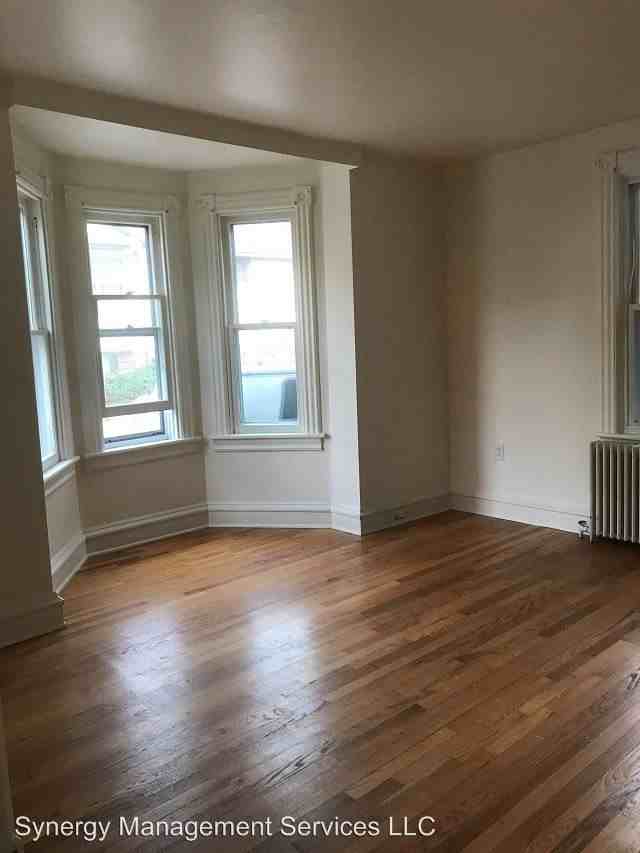 602 Guilford Ave - Photo 3 of 20