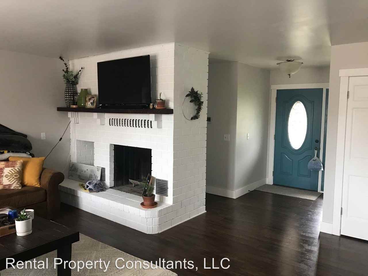 1769 Loralee St SE - Photo 2 of 21
