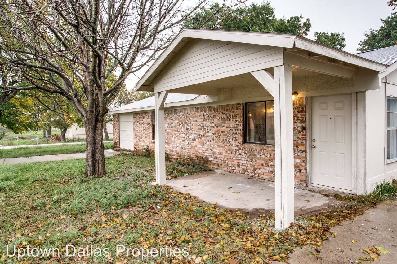 3030 Riley Dr - Photo 3 of 25