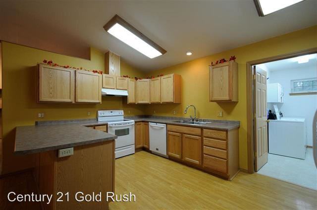 740 Lakloey Dr - Photo 2 of 24