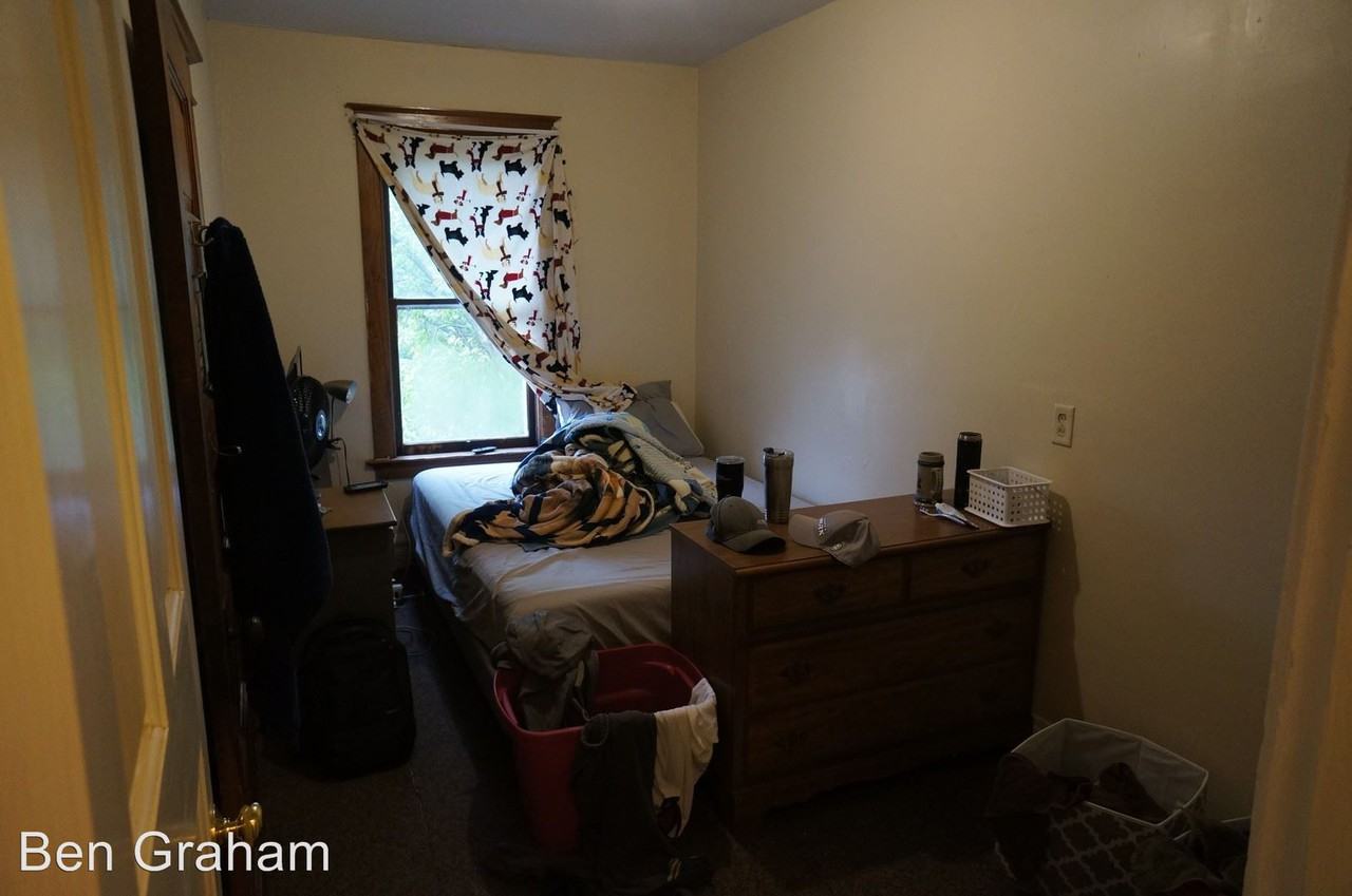 419 N 13th Ave E - Photo 2 of 7