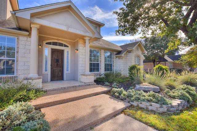 431 Champions Dr - Photo 3 of 37