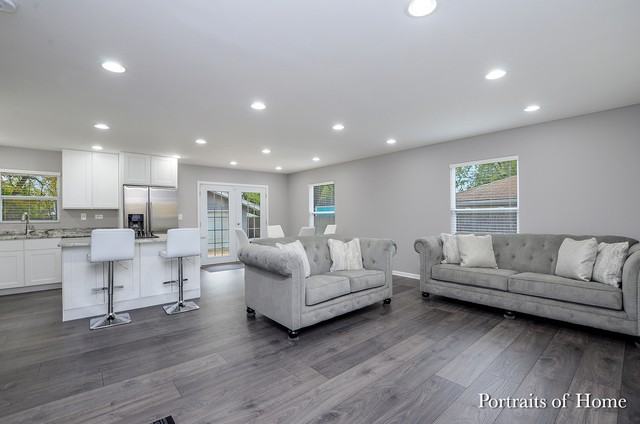 1145 N Russell Dr - Photo 2 of 25