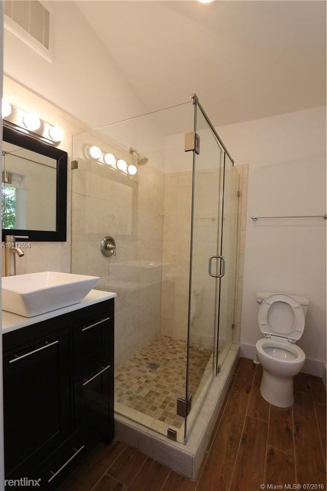 2436 SW 19th Ave - Photo 2 of 4