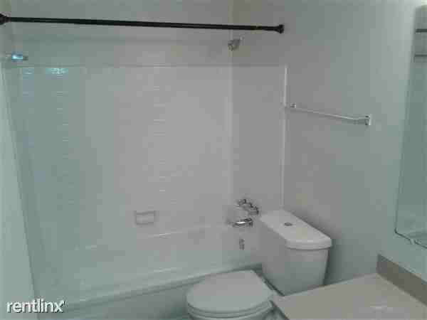 462 Brentwood Dr - Photo 2 of 15