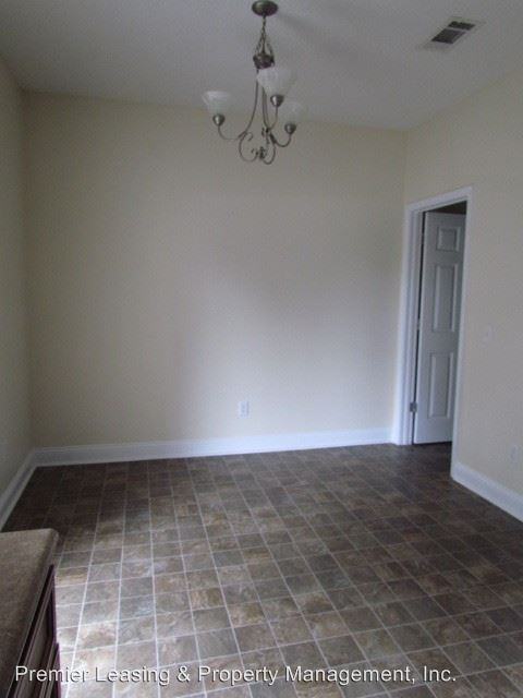 368 Laurel Oak Ln - Photo 2 of 10