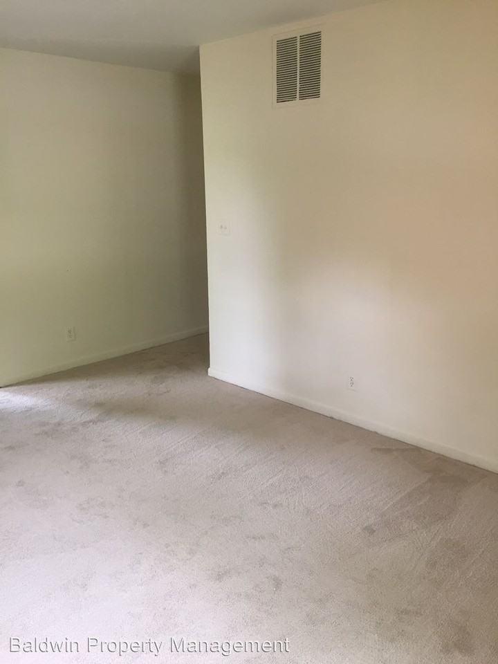 326 Lemly St SW - Photo 2 of 7