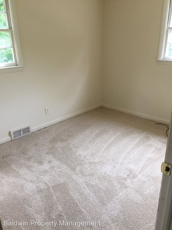 326 Lemly St SW - Photo 3 of 7