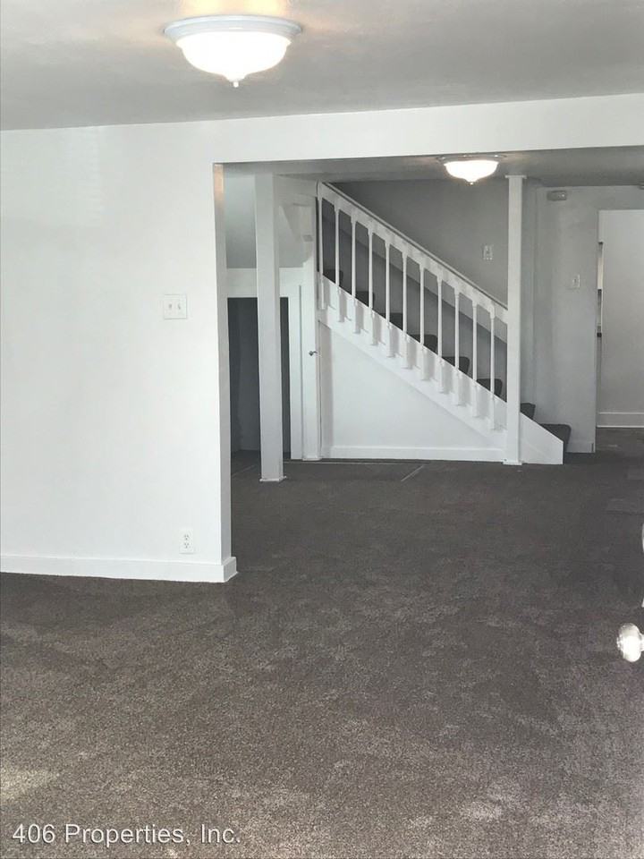 202 E Clark St - Photo 2 of 14