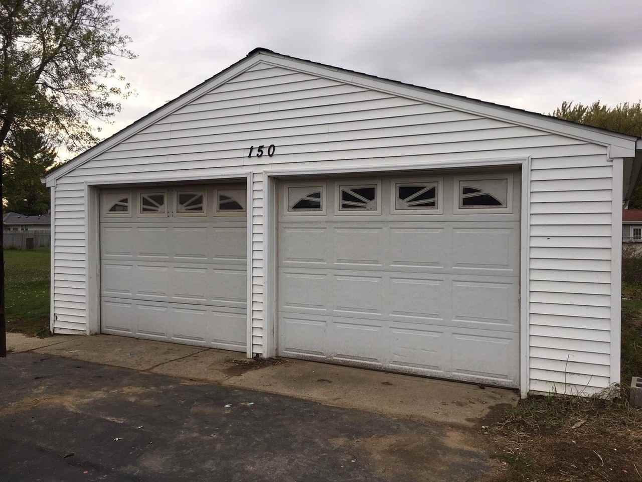 150 S Rosewood - Photo 2 of 15
