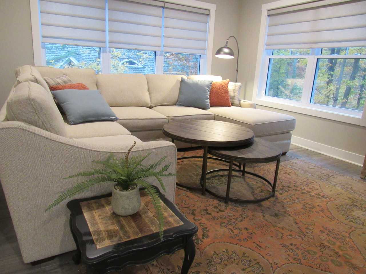 6664 Audubon St - Photo 3 of 23