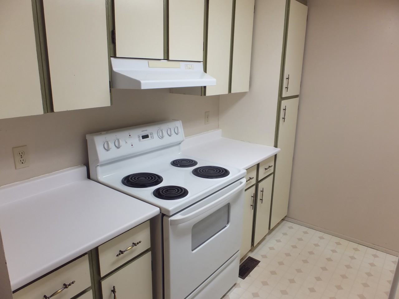 7228 Mill Woods Rd S - Photo 3 of 13