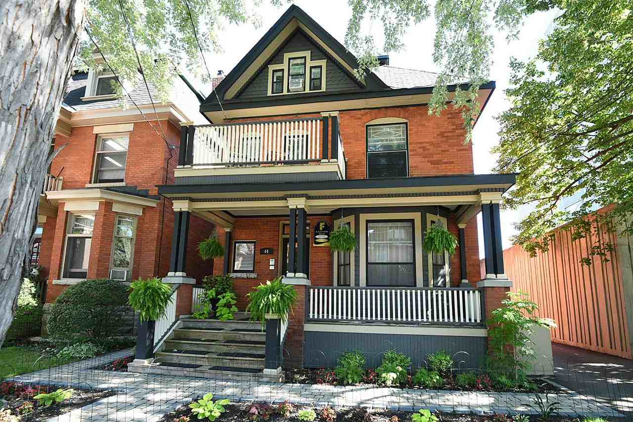 44 McLeod Street 02, Ottawa, ON K2P0Z5 2 Bedroom Apartment for Rent