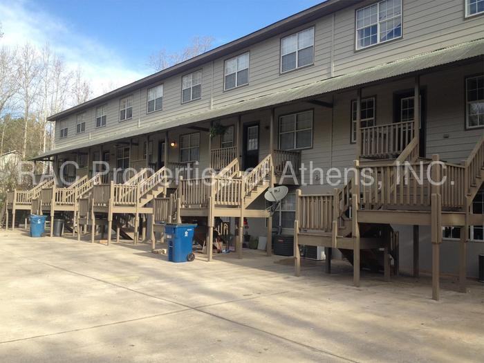 251 Highland Park Dr - Photo 2 of 6