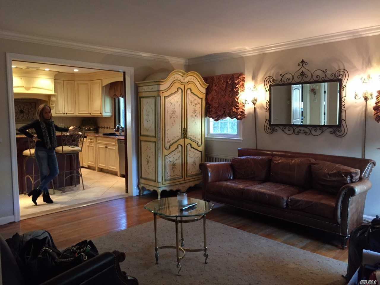 74 Custer Ave - Photo 2 of 17