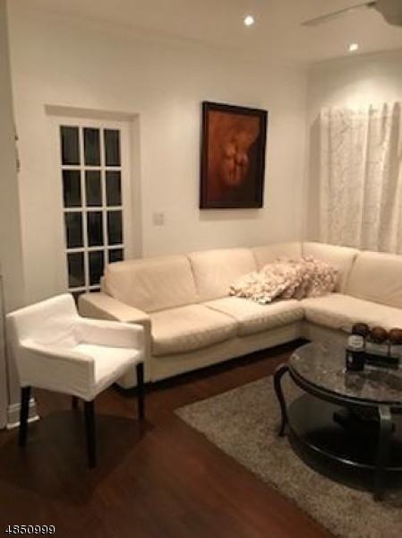 49 Clinton Ave - Photo 2 of 11