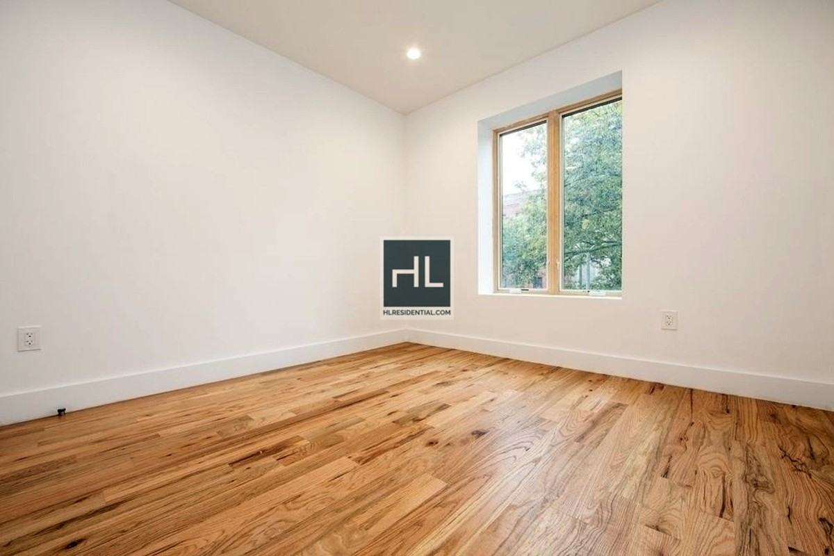 849 Madison Street #4F - Photo 2 of 5