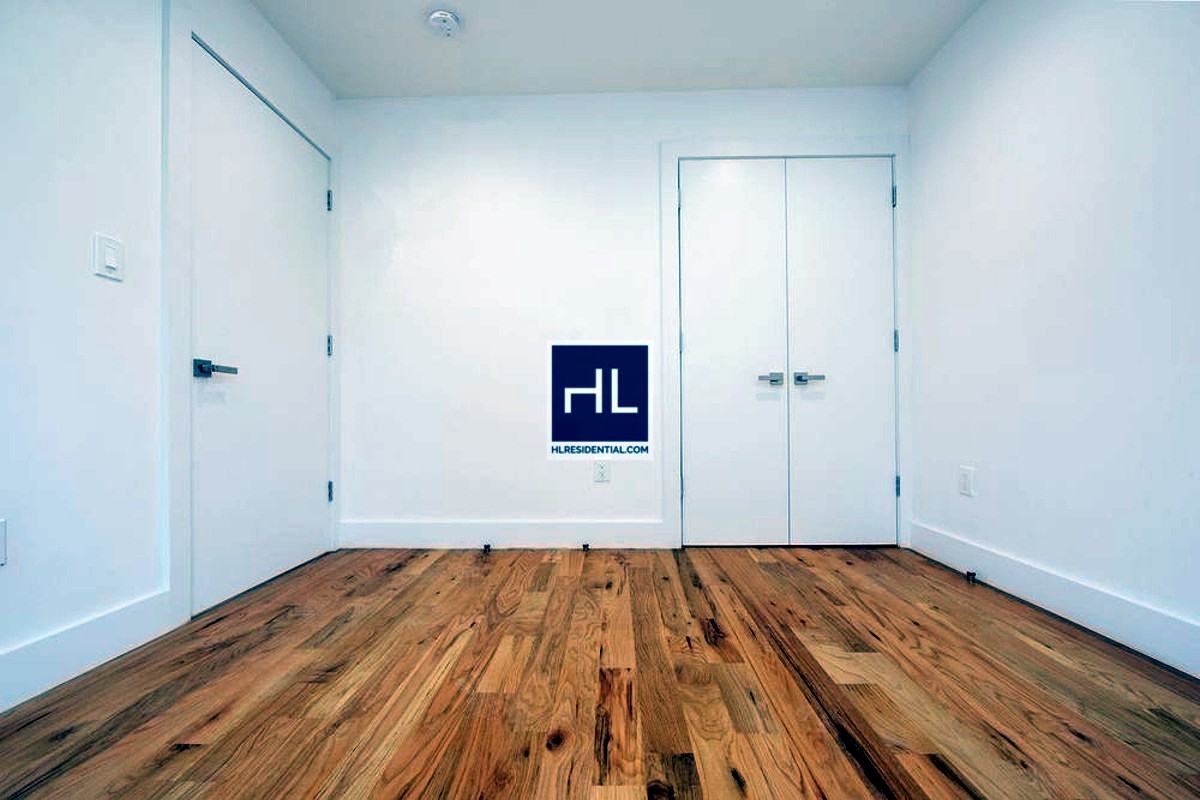 849 Madison Street #4F - Photo 3 of 5