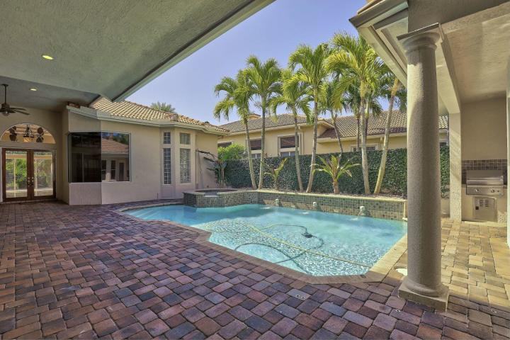 232 Montant Drive - Photo 2 of 20