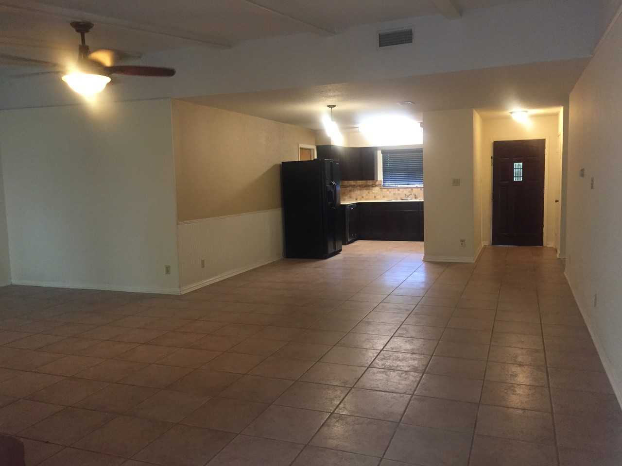 2512 Berwyn Circle - Photo 3 of 5