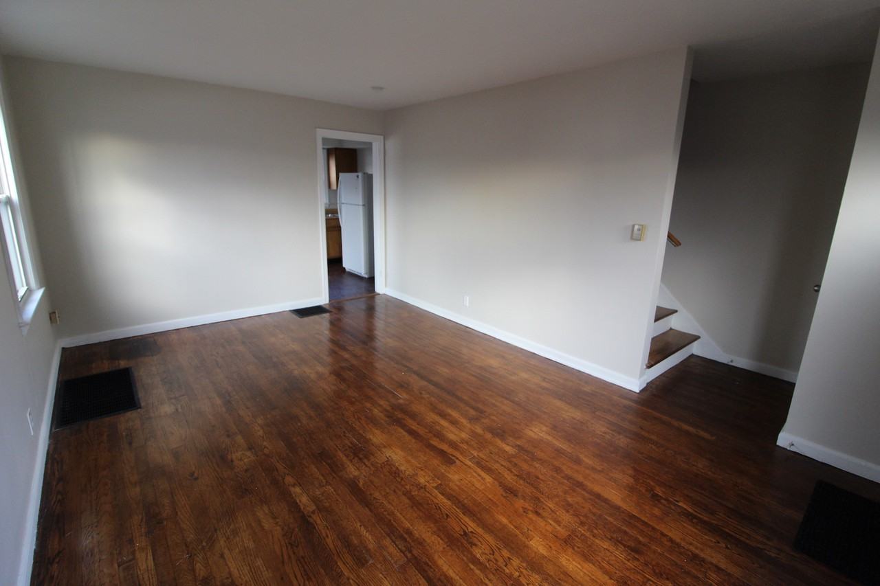 971 Sheridan Avenue - Photo 3 of 16