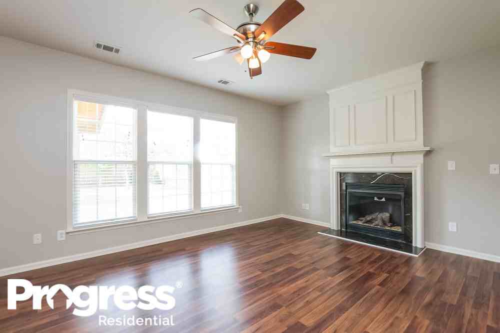 628 Syemore Pass - Photo 3 of 15