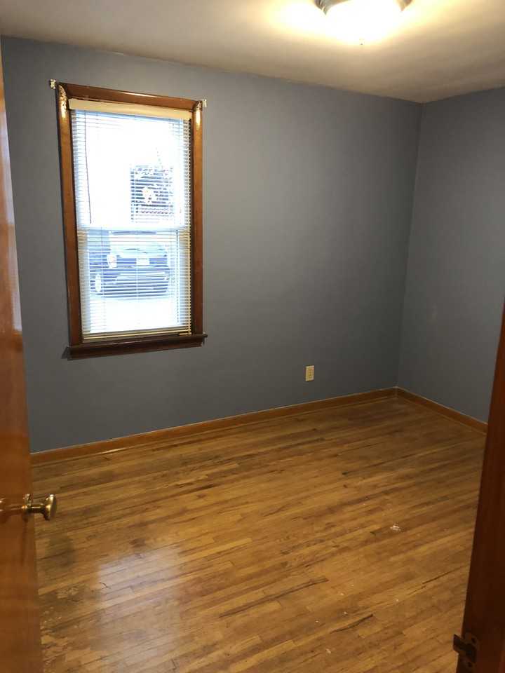 39 Hartwell Road Lower - Photo 2 of 9