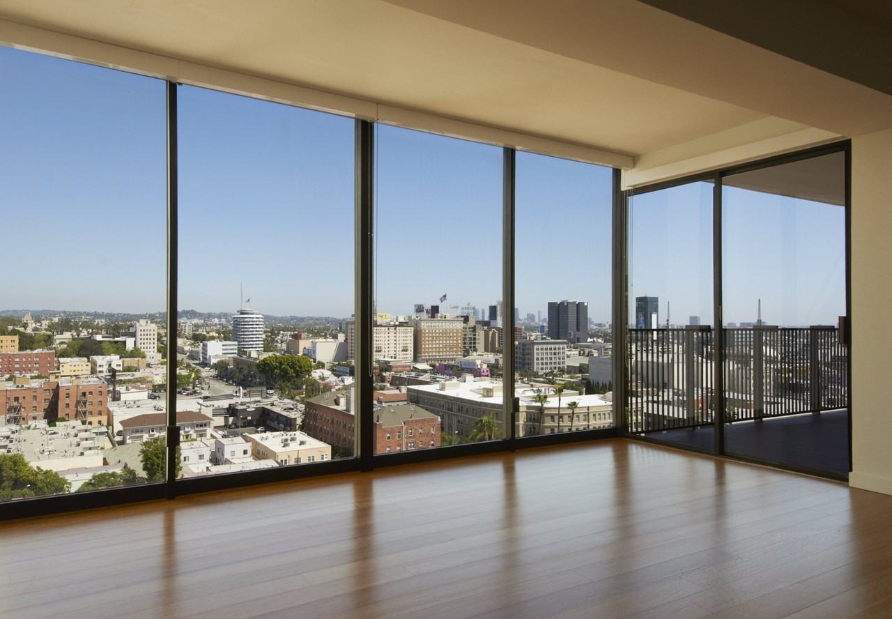 1850 N Whitley Avenue - Photo 2 of 7