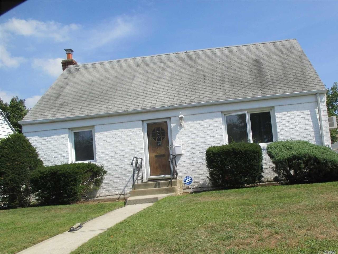 19 Demille Ave - Photo 2 of 4