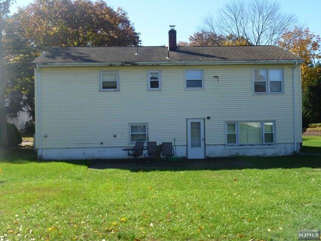 157 Windsor Rd - Photo 3 of 4