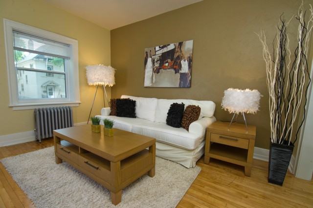 213 Langside Street - Photo 3 of 7