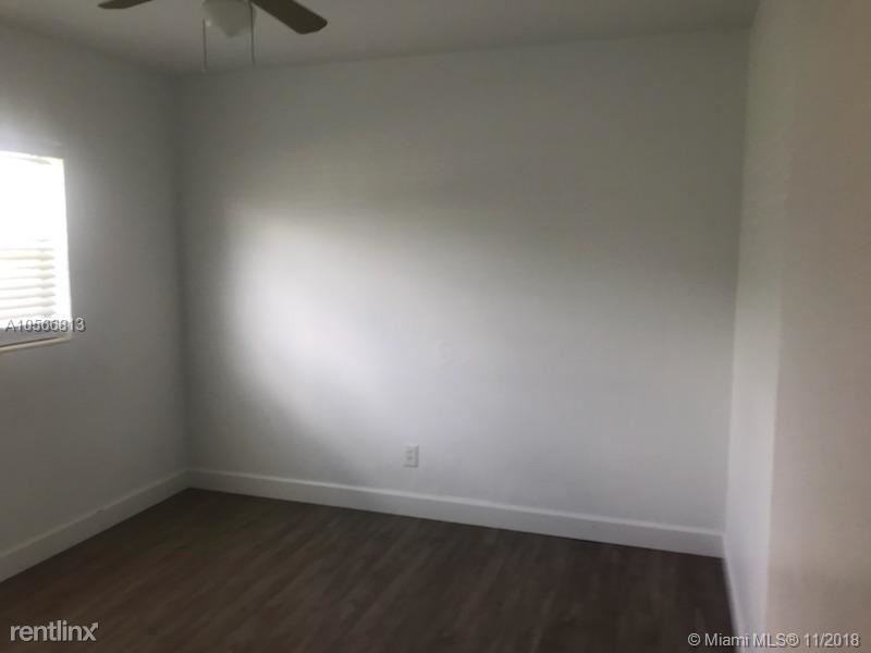 1401 NE 118th St - Photo 3 of 13