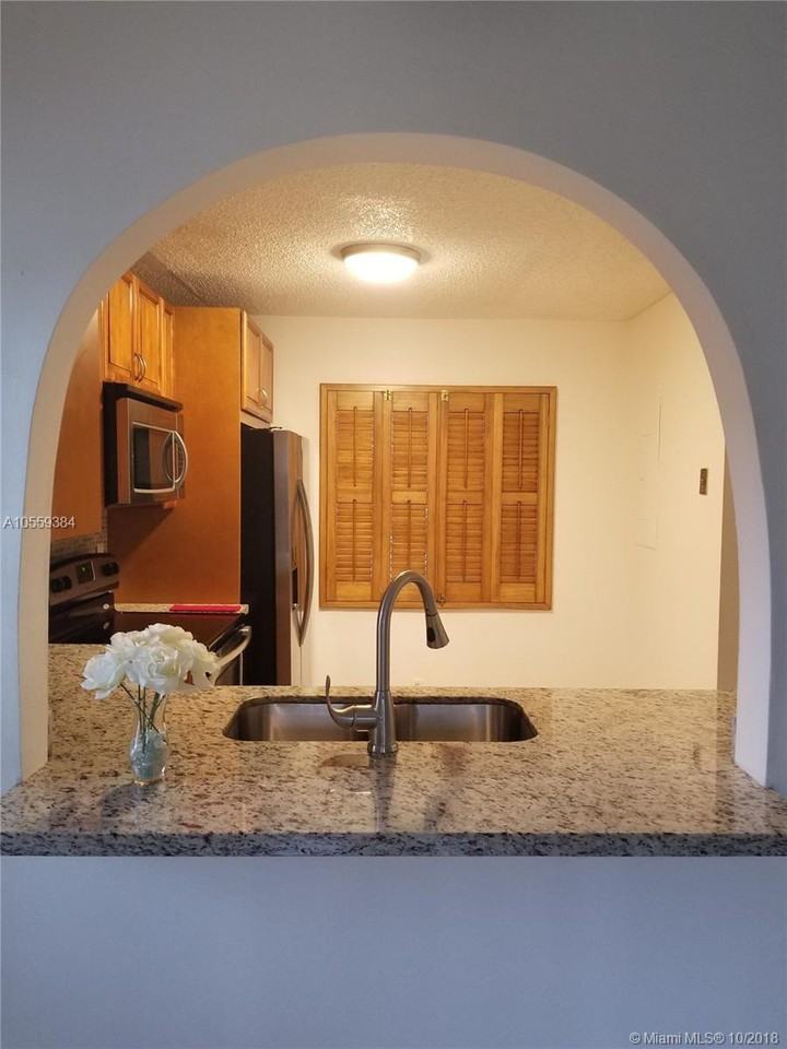 17298 Northwest 60th Court - Photo 3 of 10