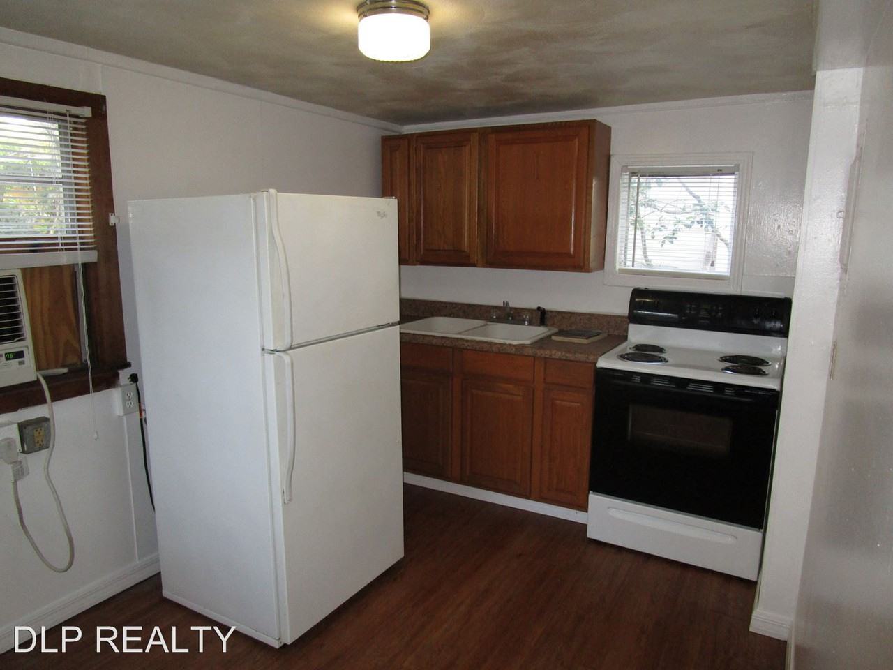 407 Poinsetta Road - Photo 3 of 11