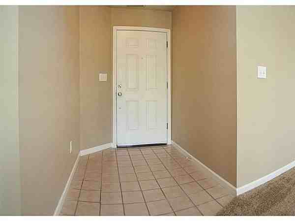 6209 Glebe Cir - Photo 3 of 17