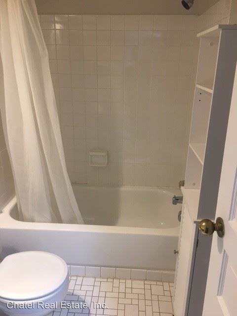 1704 19th St NW #9 - Photo 3 of 15