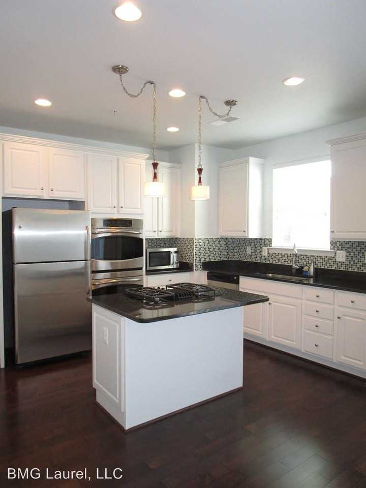 7207 Phelps Hill Ct - Photo 3 of 22