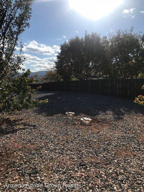 541 Lincoln Dr - Photo 3 of 21