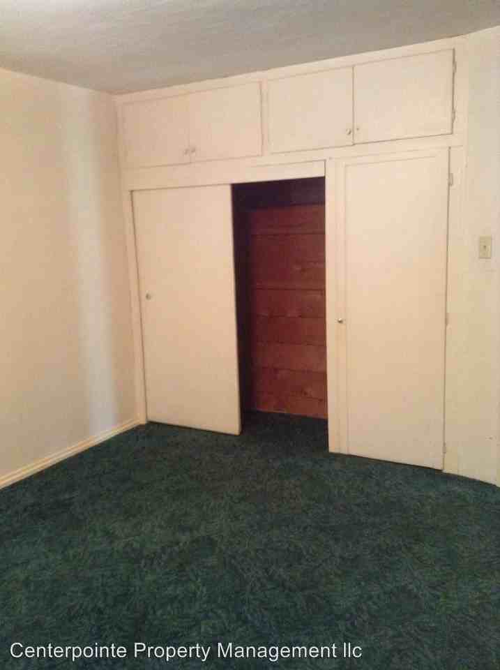 561 E Everett Ave - Photo 3 of 10