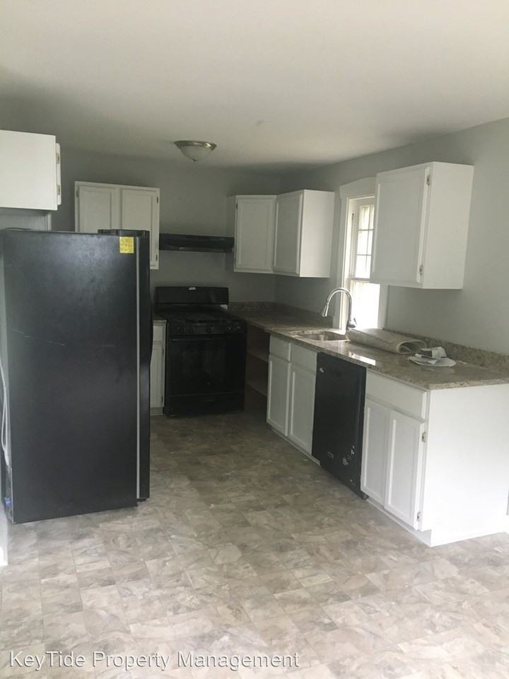 22 United States Ave - Photo 2 of 10