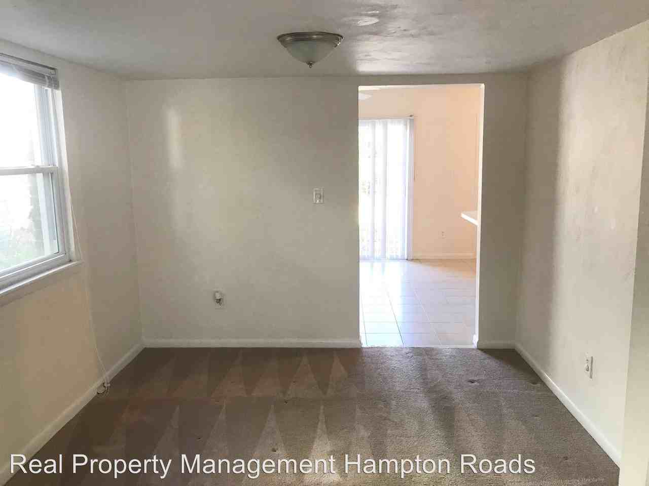 120 Bristol Ave - Photo 3 of 15
