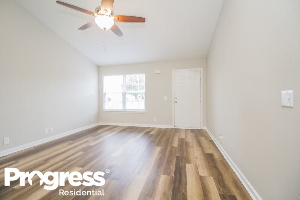 7541 W Winchester Dr - Photo 3 of 16