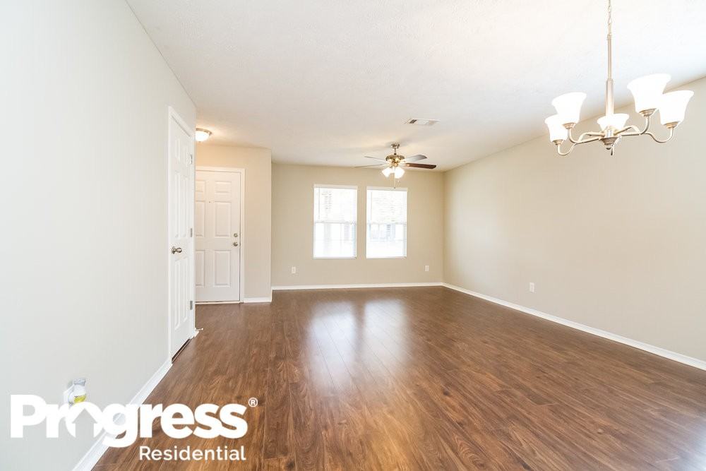 5633 Dory Dr - Photo 3 of 16