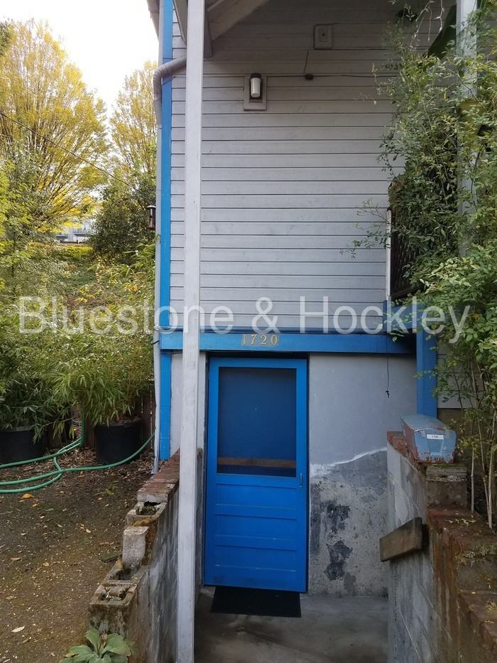 1720 SW Market St - Photo 2 of 9