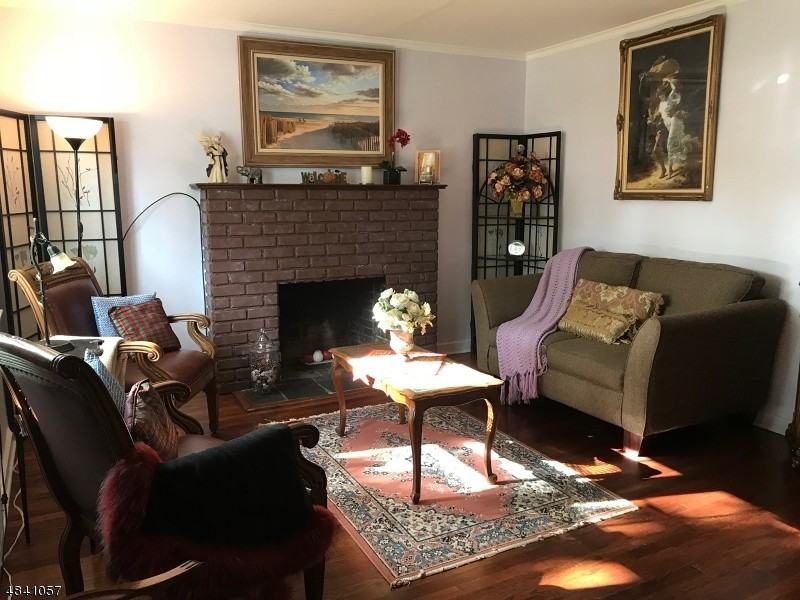 32 Sherwood Rd - Photo 3 of 22