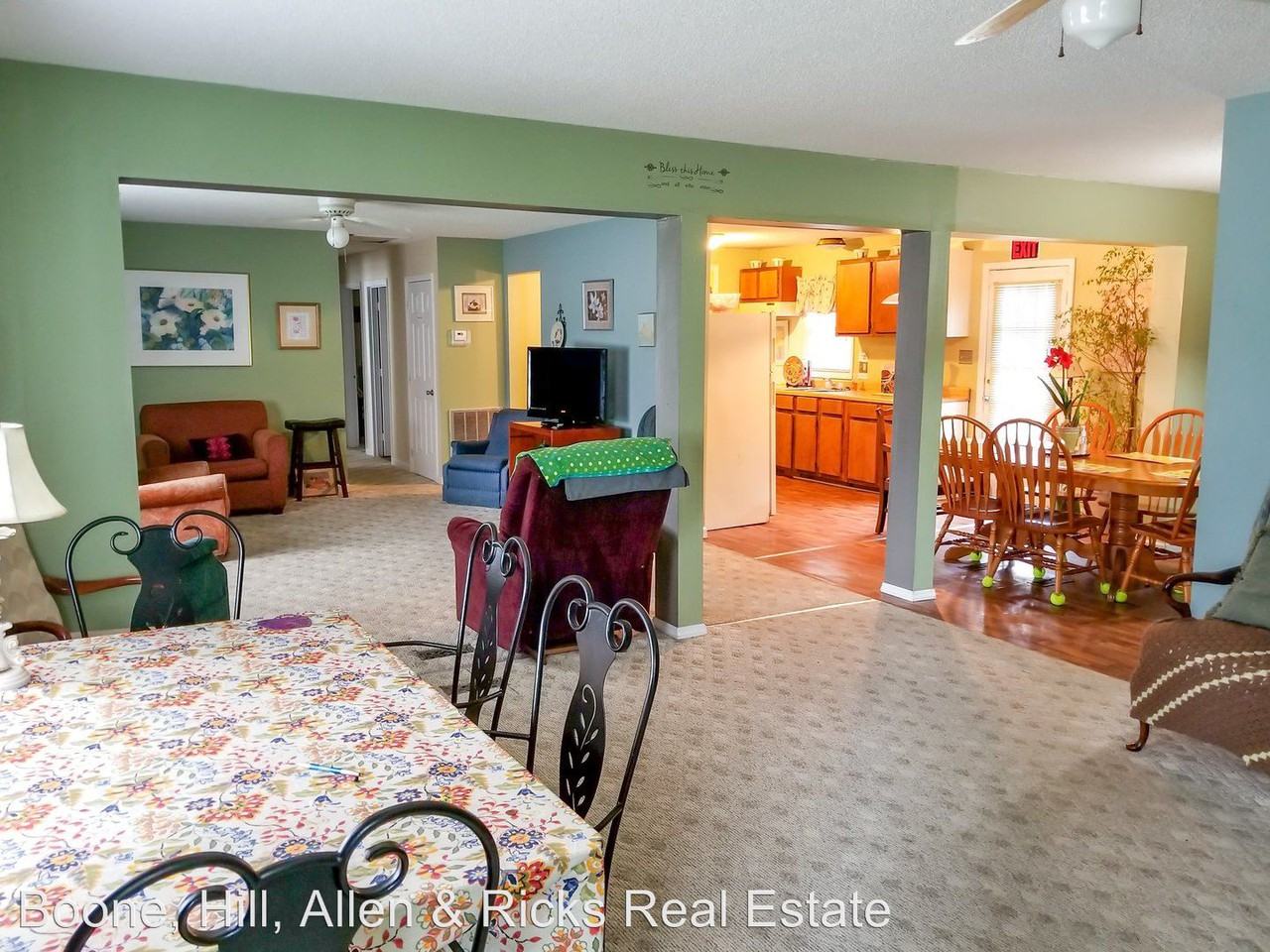 507 E 1st St - Photo 2 of 3