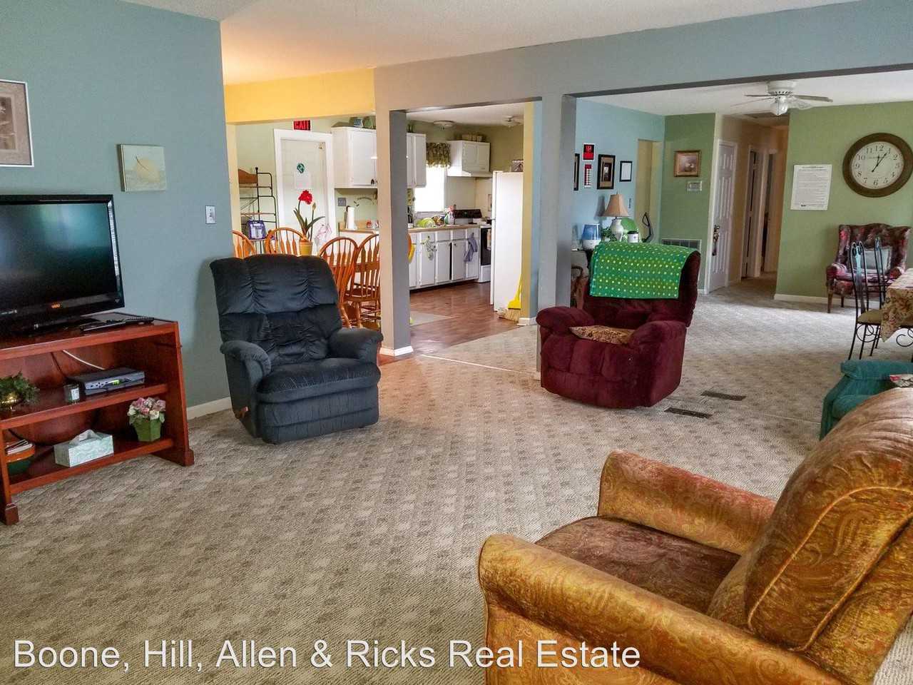 507 E 1st St - Photo 3 of 3