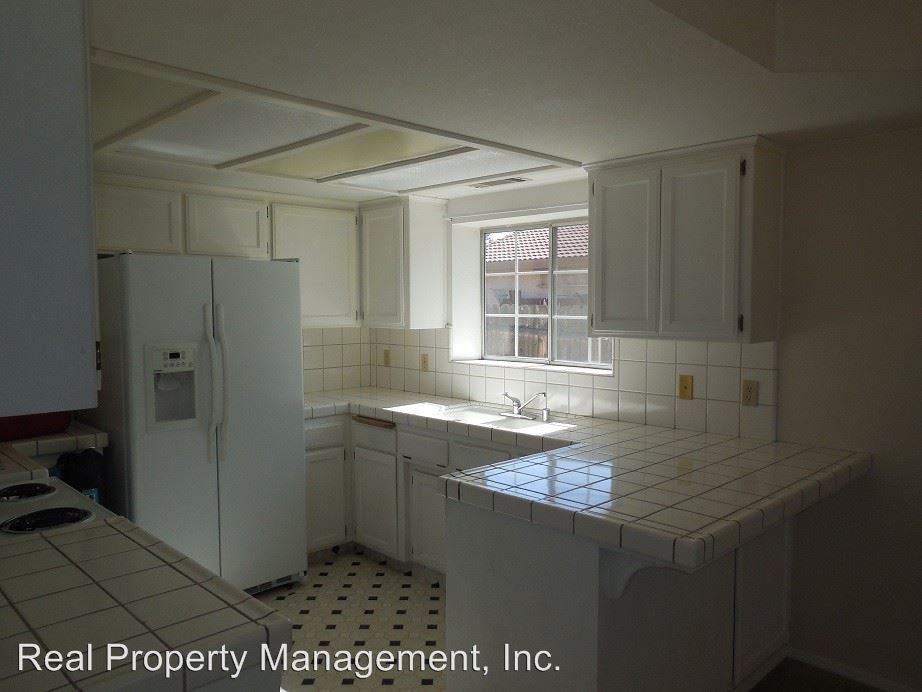 634 Teakwood Dr - Photo 3 of 7