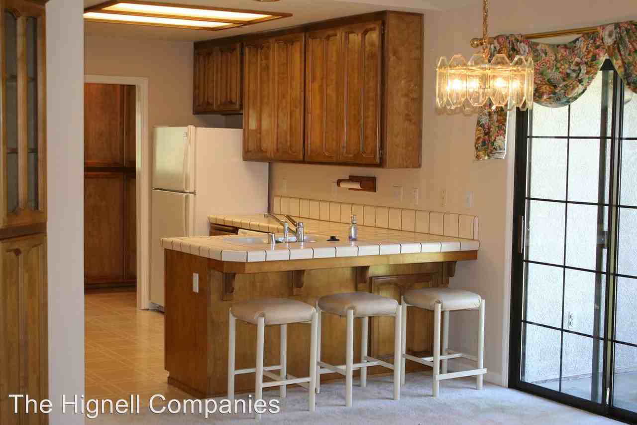 1992 Vineyard Trail - Photo 3 of 6