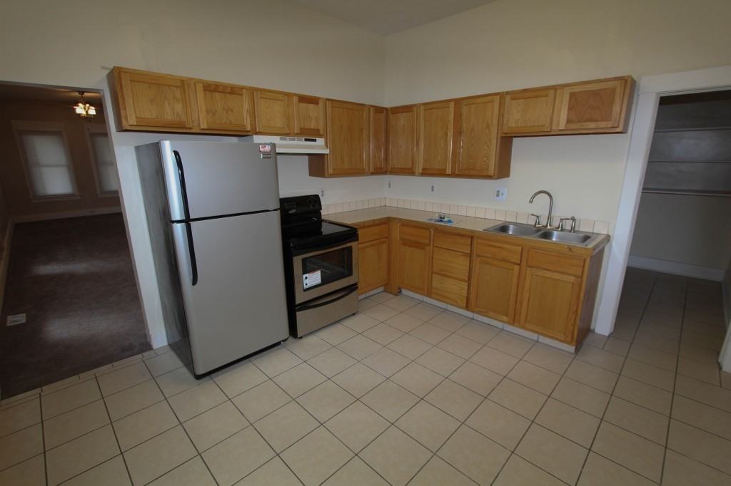 3129 S 18th St - Photo 2 of 15